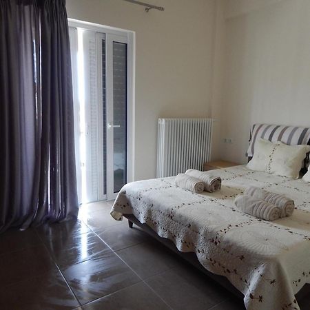 Samaras Apartments In Kaména Voúrla Eksteriør bilde