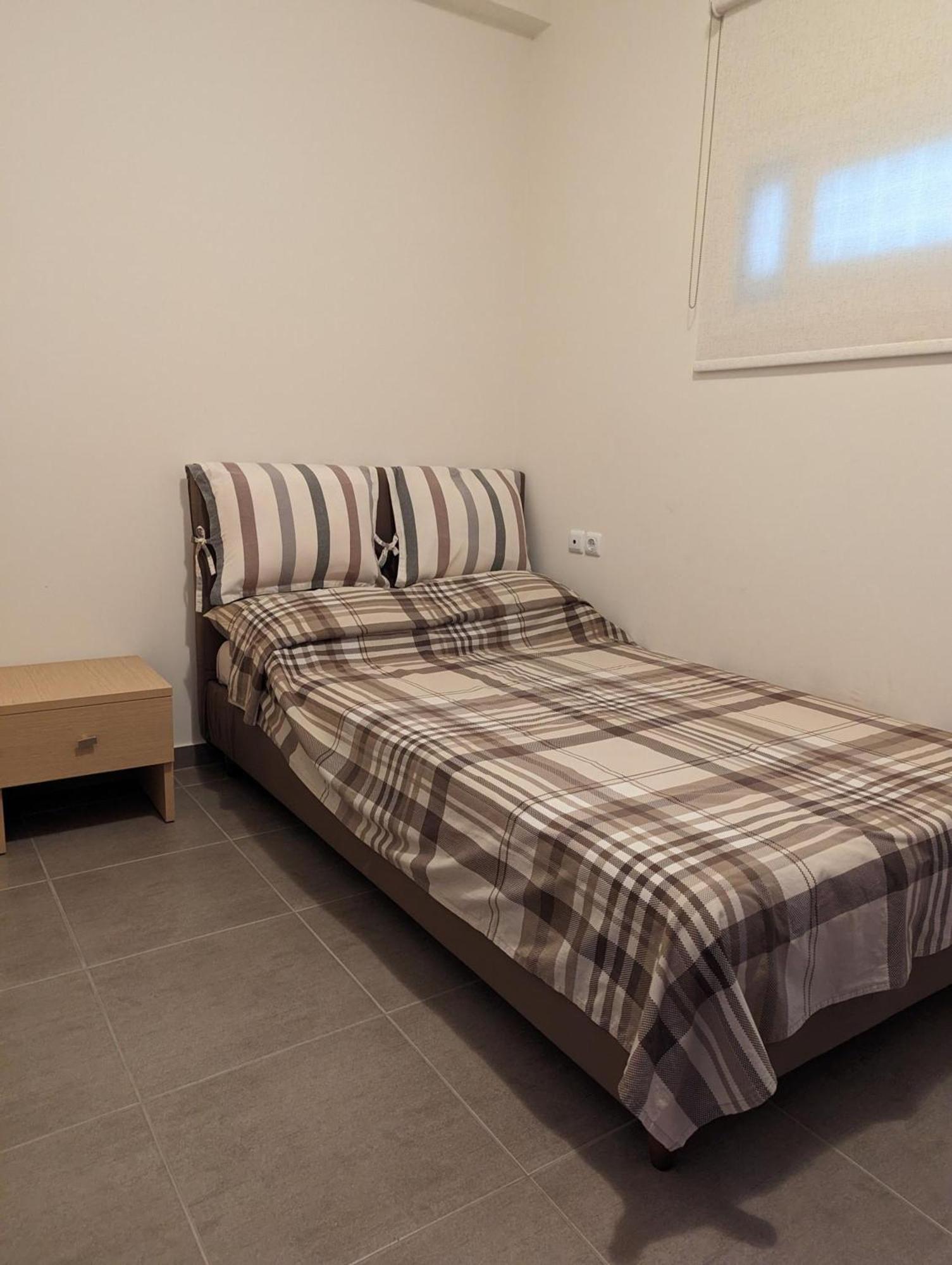 Samaras Apartments In Kaména Voúrla Eksteriør bilde