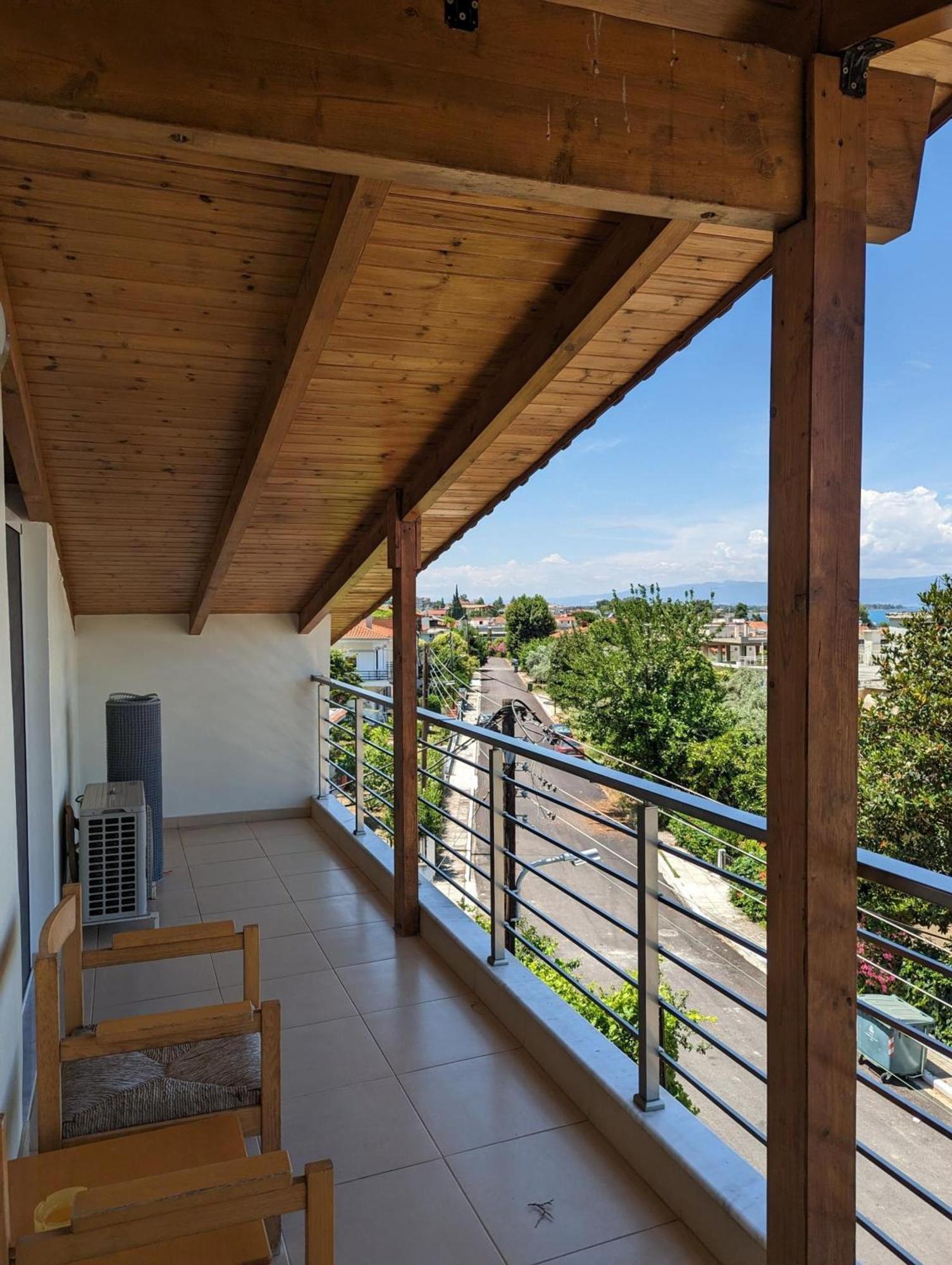 Samaras Apartments In Kaména Voúrla Eksteriør bilde