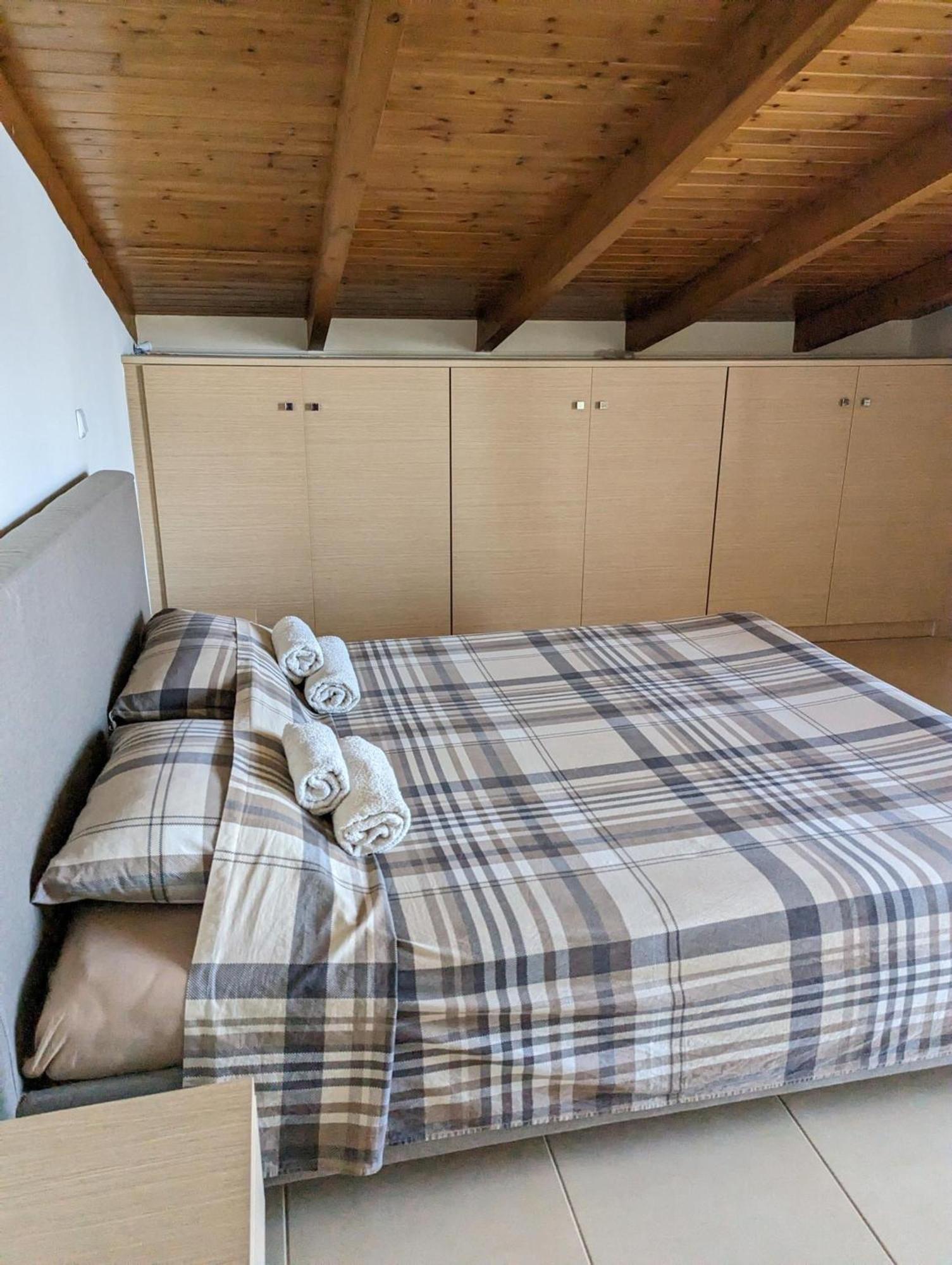 Samaras Apartments In Kaména Voúrla Eksteriør bilde